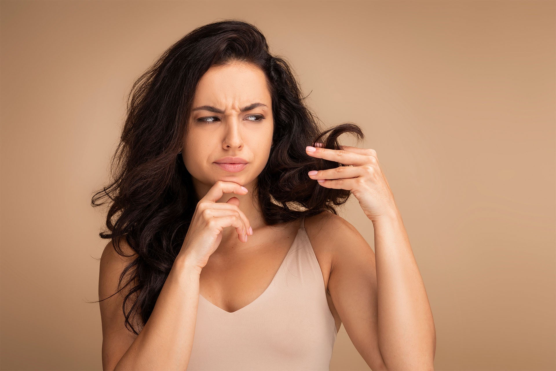 Cheveux abîmés par l’été : que faire après le soleil, le sel et le chlore ?