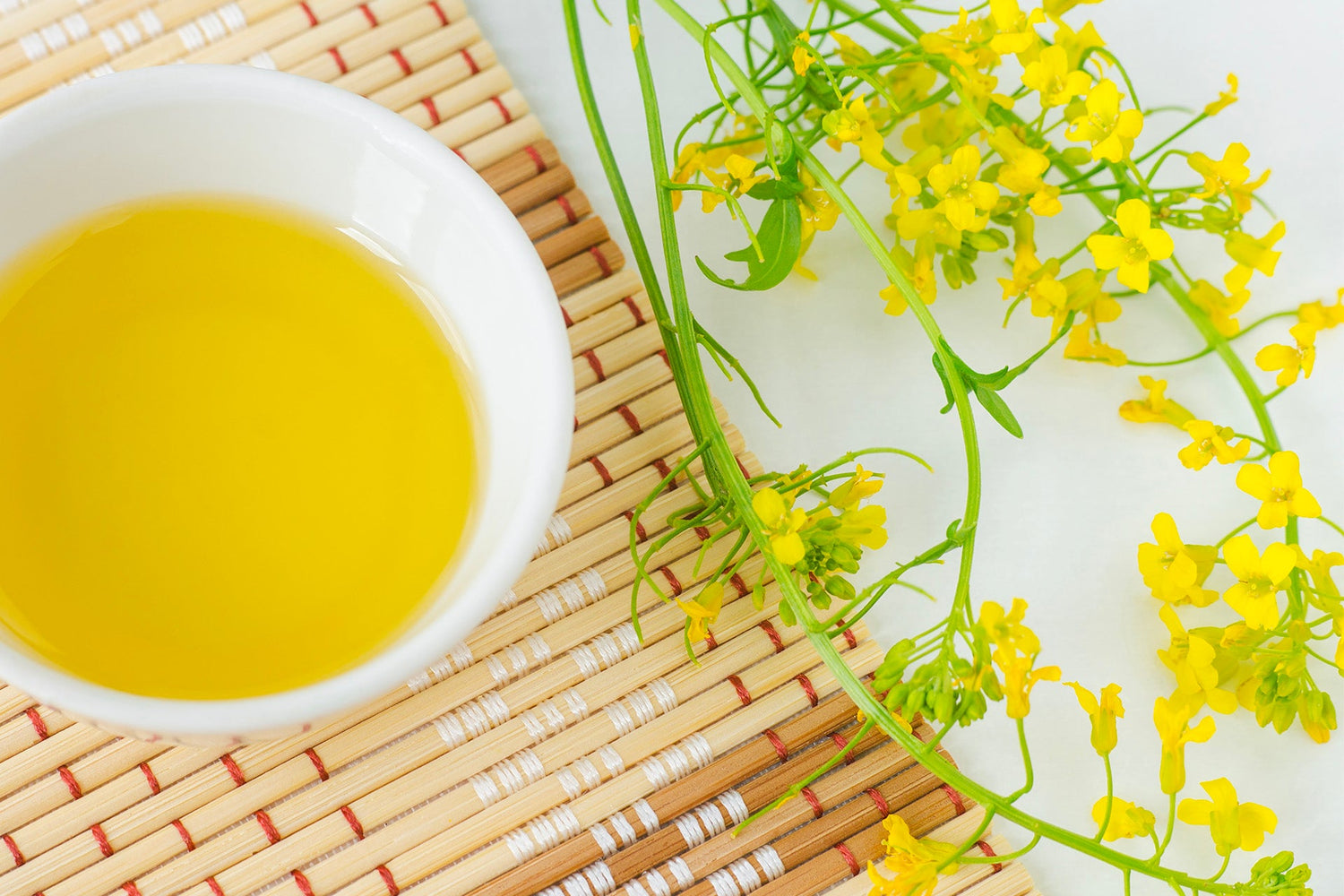 Les bienfaits de l'huile de colza pour les cheveux