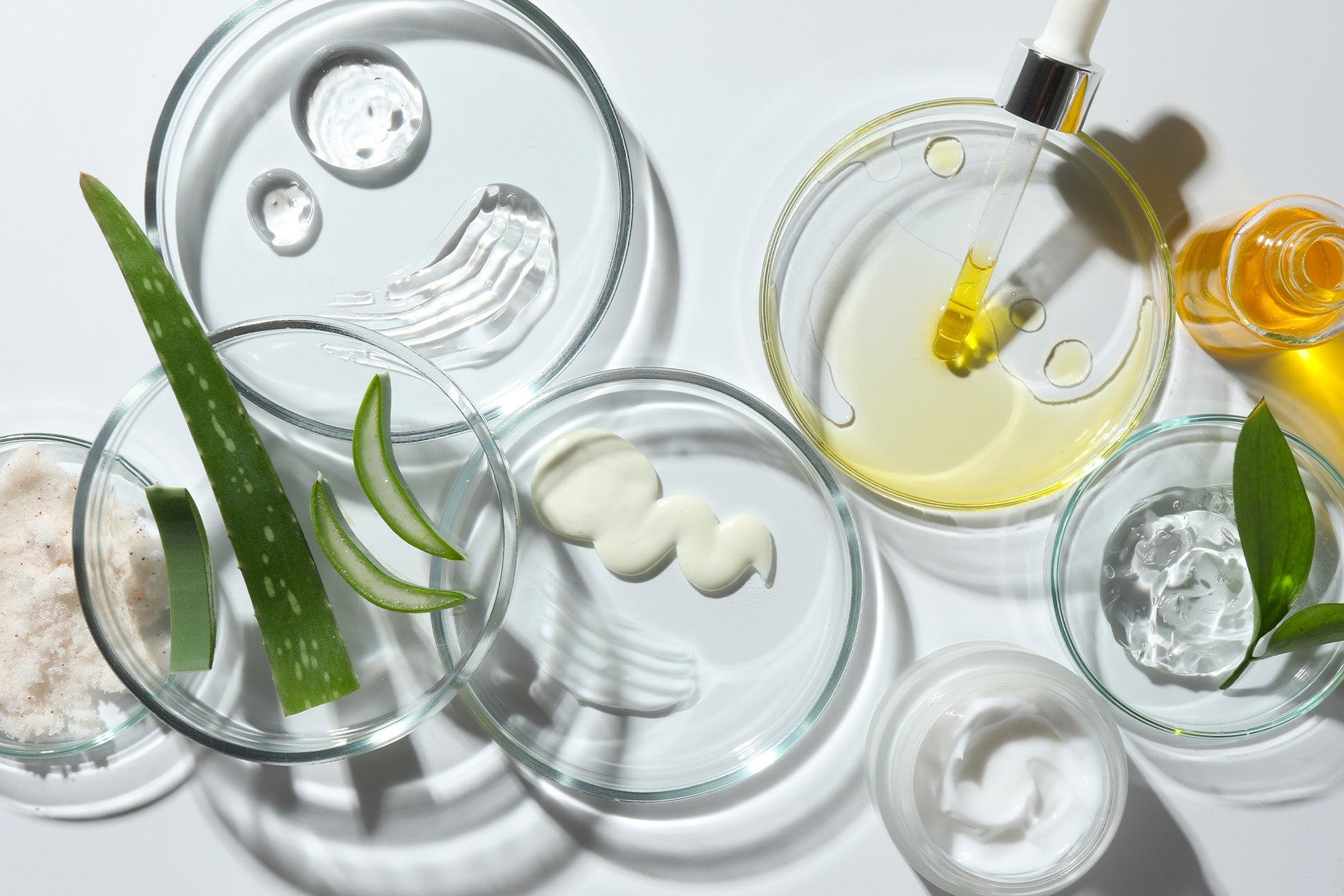 Pourquoi il faut se méfier des cosmétiques composés à "95 % d'ingrédients d'origine naturelle" ?